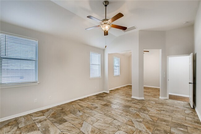 Foto del edificio - 2136 Granite Hill Dr
