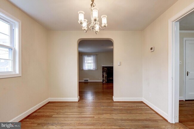 Foto del edificio - 1300 N Taylor St