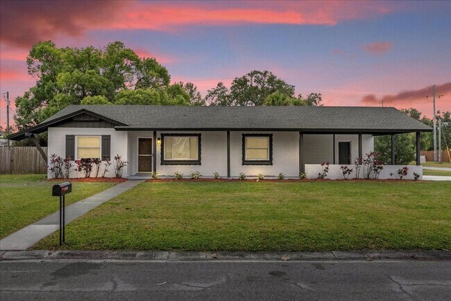 Foto del edificio - Fantastic Winter Park Home Now Available