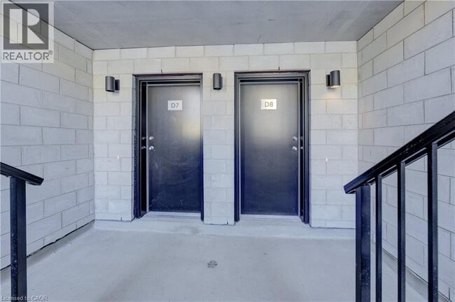 Building Photo - 410 Northfield Dr W