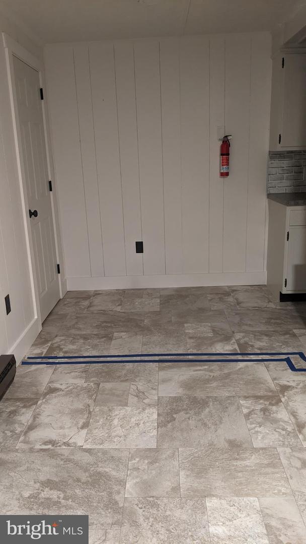 3707 Old Philadelphia Pike Unit 3, Gordonville, PA 17529 Room for