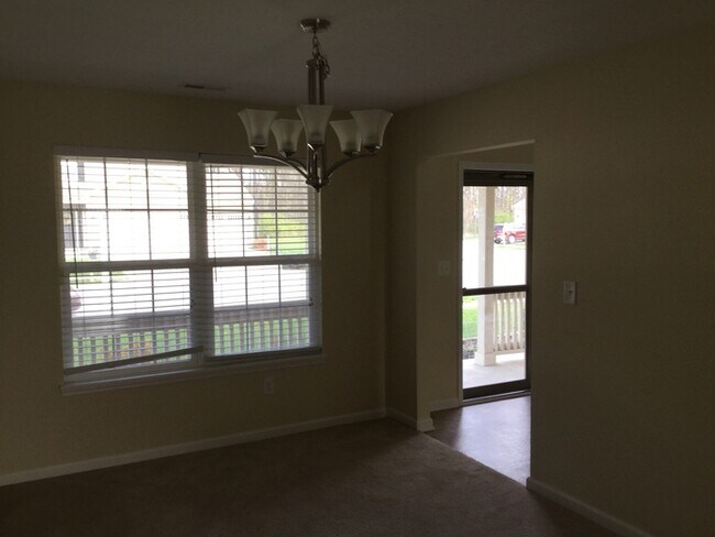 Foto del edificio - Spacious Avon Home Now Available