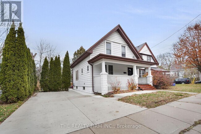 Building Photo - 39 Springbank Dr