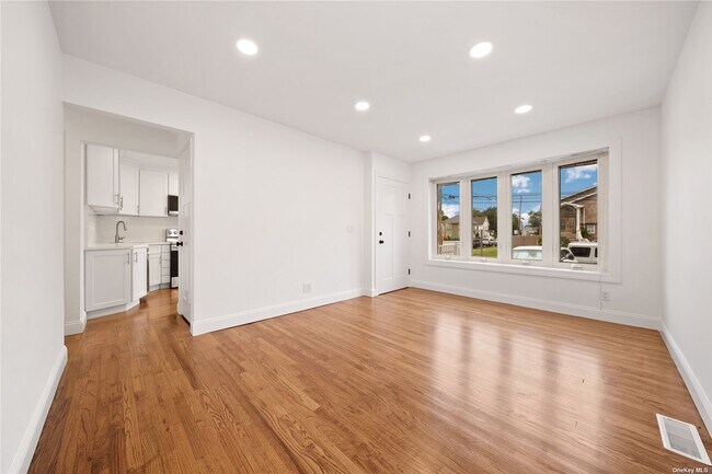 Foto del edificio - 3914 Waverly Ave