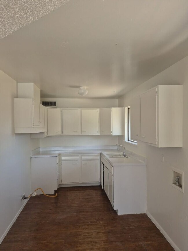 Building Photo - 5700 Joe Herrera Dr