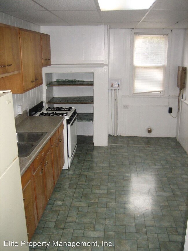 Building Photo - 3 br, 1 bath House - 566 Salem Ave.