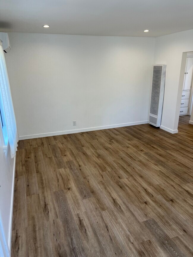 Foto del edificio - 12660 Oxnard St