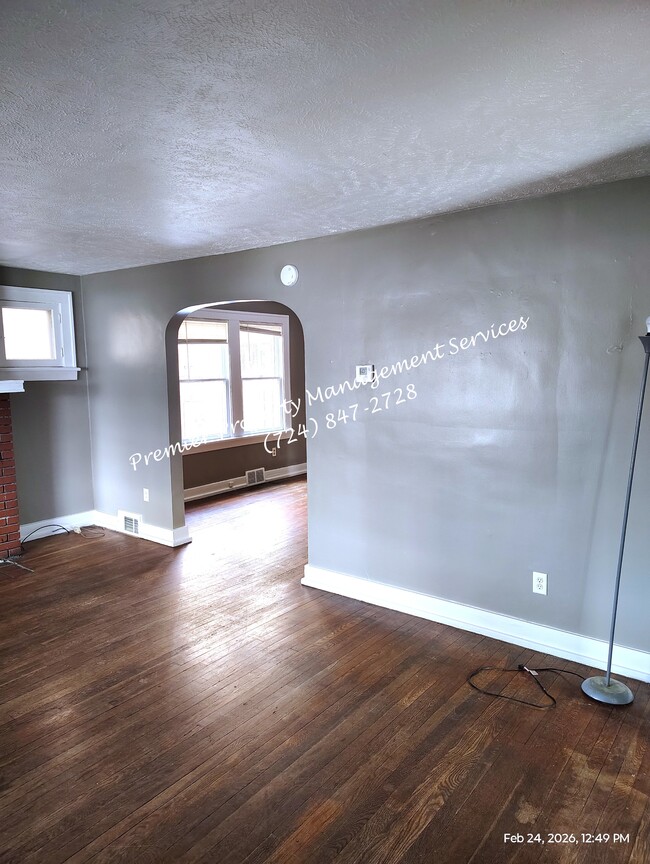 Building Photo - 903 23rd St