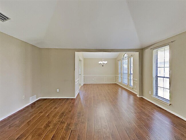 Foto del edificio - 6901 Wickliff Trail