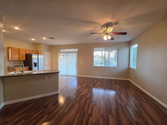 Building Photo - 748 Maccabe Ave