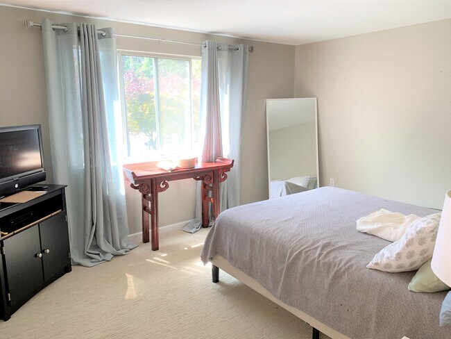 Foto del edificio - Beautiful Home in North Seattle - Availabl...