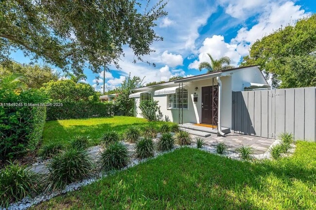 Foto del edificio - 5515 Spruce Ave