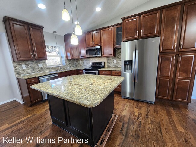 Building Photo - 4 br, 3 bath House - 3550 Sedgewood Way