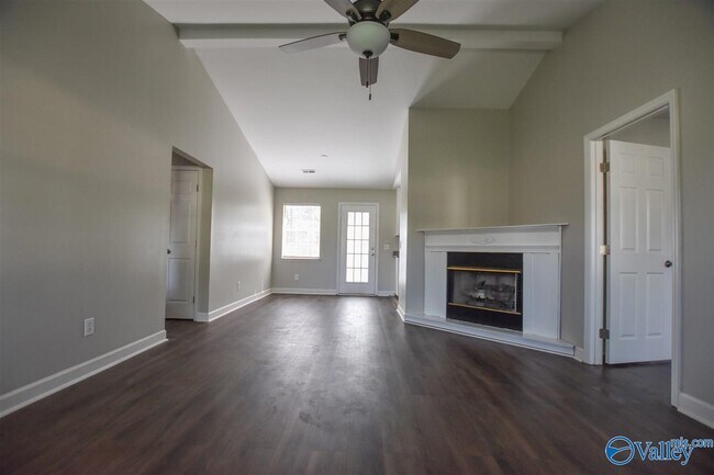 Foto del edificio - 109 Cove Crest Dr