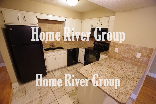 Building Photo - 3 Bed 2 Bath Duplex in Northland Available