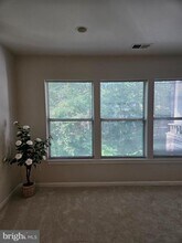Building Photo - 7718 Lafayette Forest Dr