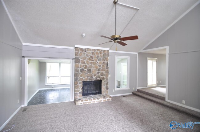 Building Photo - 9405 Hartwick Cir SE