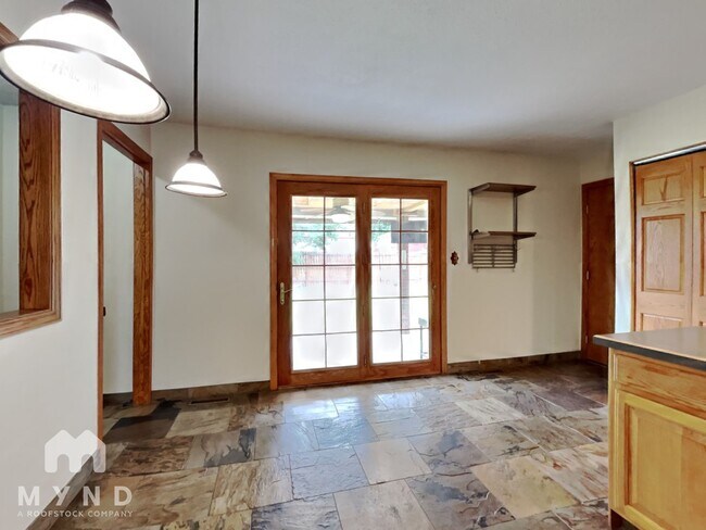 Foto del edificio - 5181 Beech St