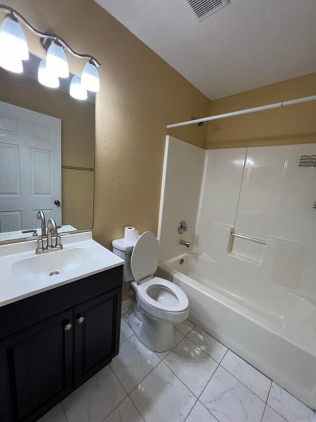 Foto del edificio - Annual Rental In Jensen Beach