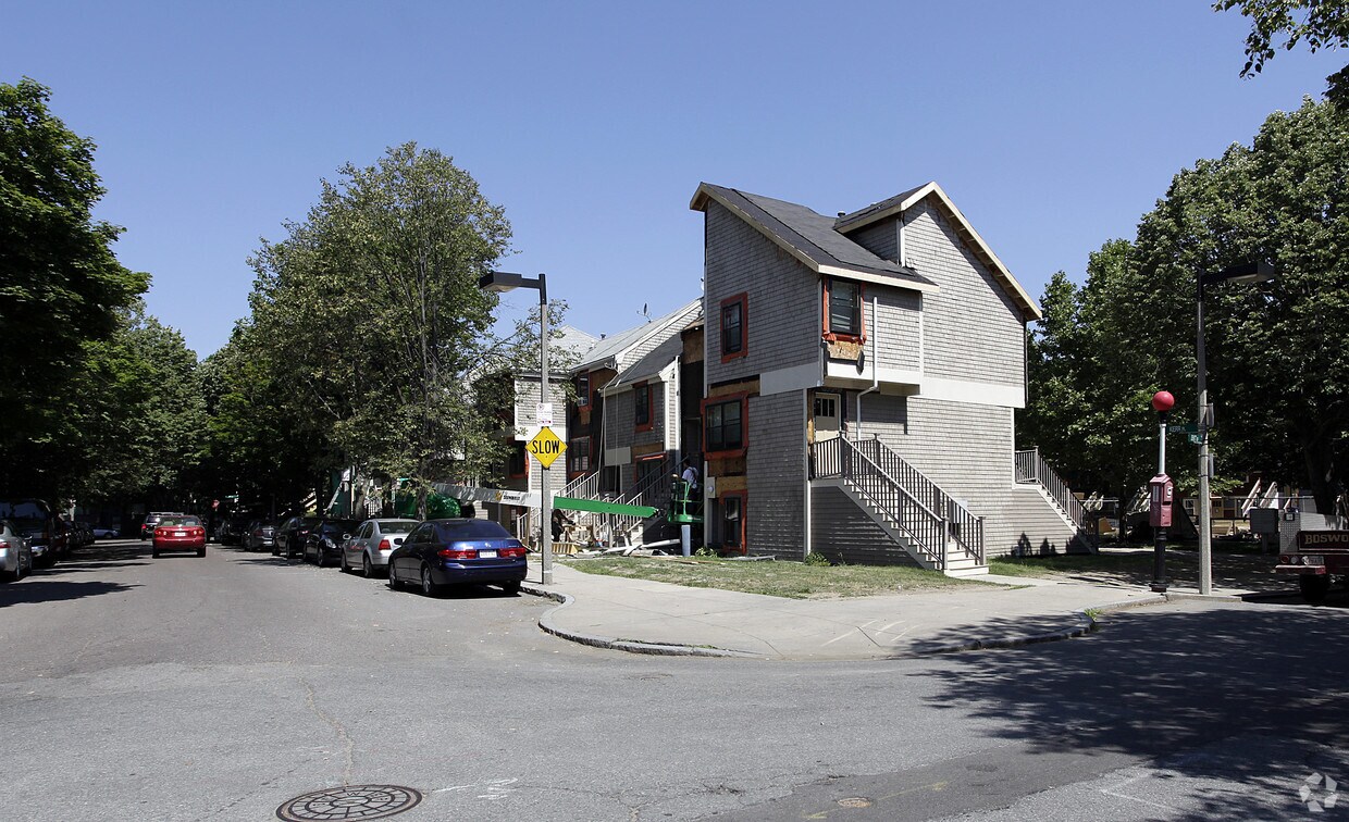 Primary Photo - Madison Park IV
