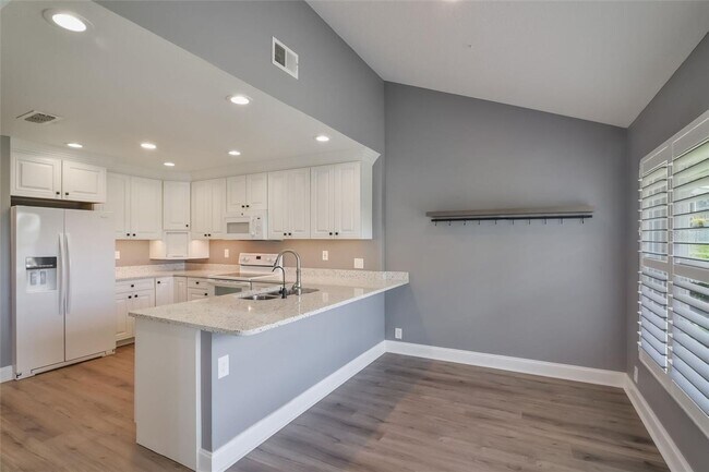 Building Photo - For Rent: 3 Bedroom 2 Bath House For Rent, furry friends welcome, and Lawn care included.