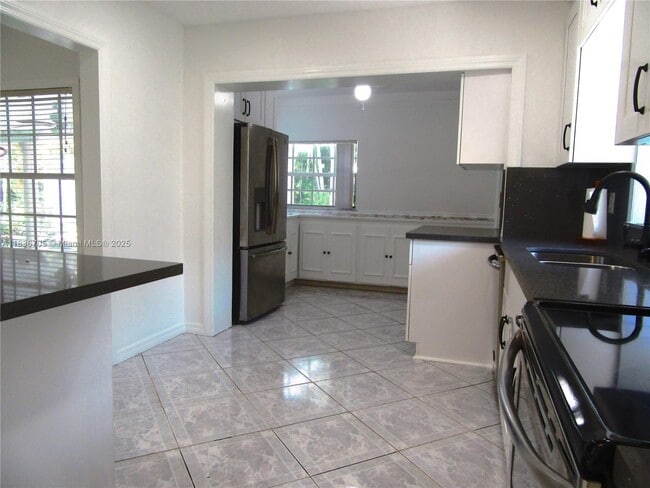 Building Photo - 4412 SW 127th Pl