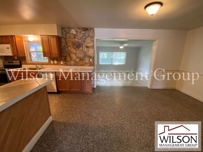 Foto del edificio - 2606 Aloma Ave