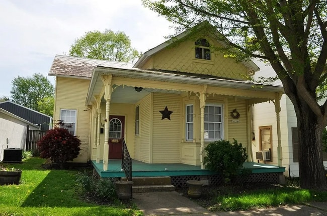 Building Photo - 614 N Main St