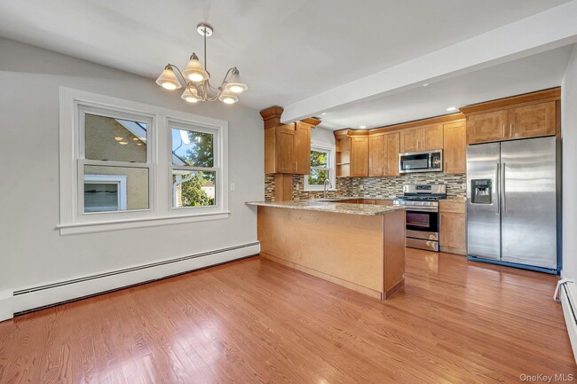 Building Photo - 105 Bradford St