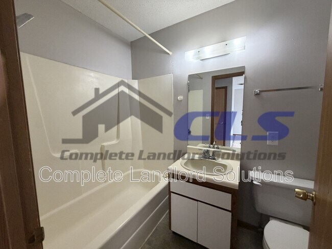 Foto del edificio - 820 Poplar St