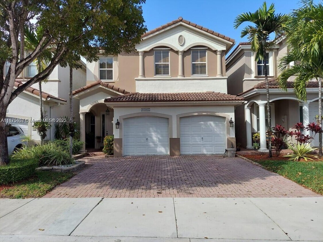 Foto principal - 10865 NW 84th St