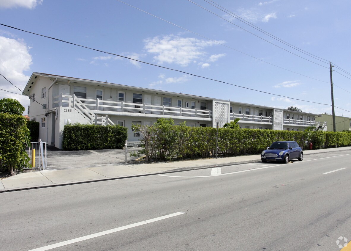 Foto del edificio - 2185 NE 123rd St