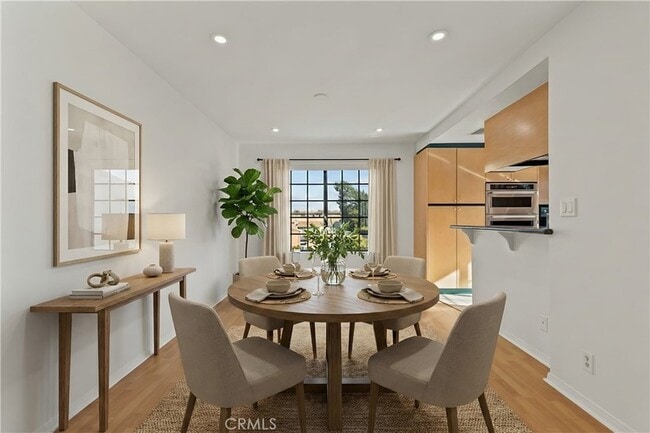 Foto del edificio - 4430 Noble Ave