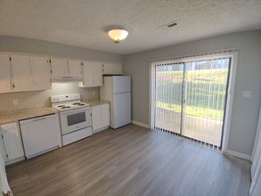 Building Photo - 33 Fonda Dr