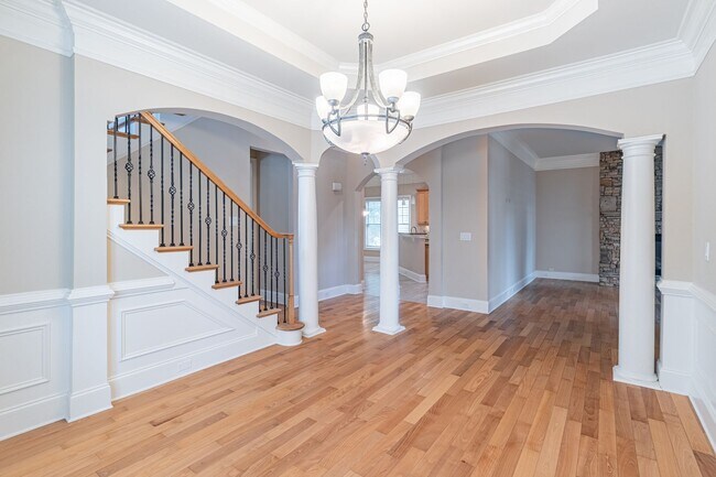 Foto del edificio - Stunning 4-bedroom, 3.5-bathroom home loca...