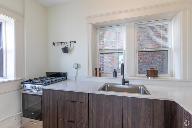 Kitchen - Manchester Apartments