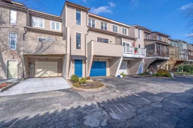Building Photo - 793 53rd St
