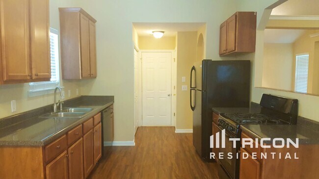 Foto del edificio - 300 Stone Ridge Way