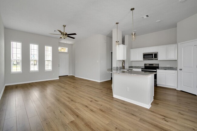 Building Photo - Brand new home w/ great floorplan.