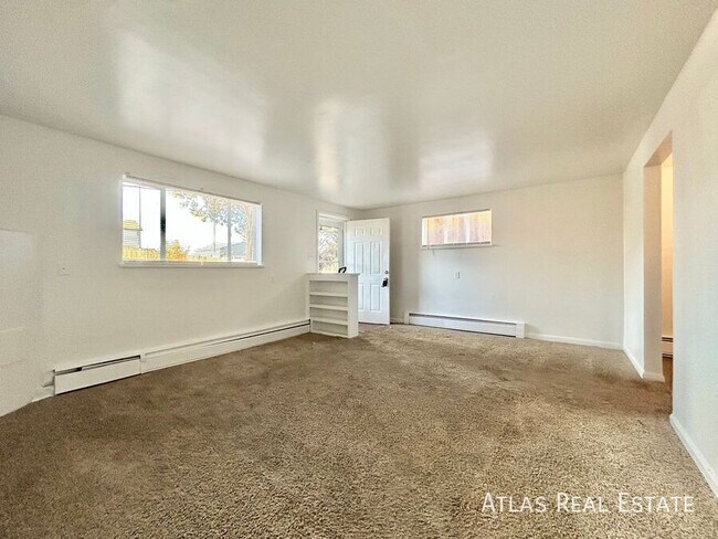 Foto del edificio - 878 Linley Ct