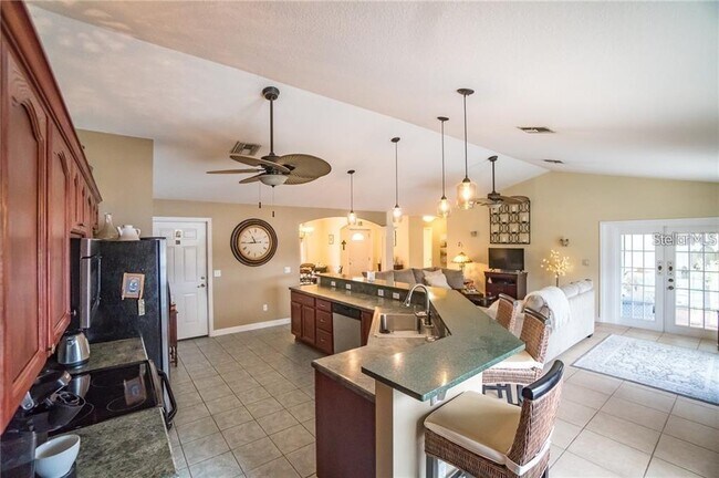 Foto del edificio - 2604 Florence Dr