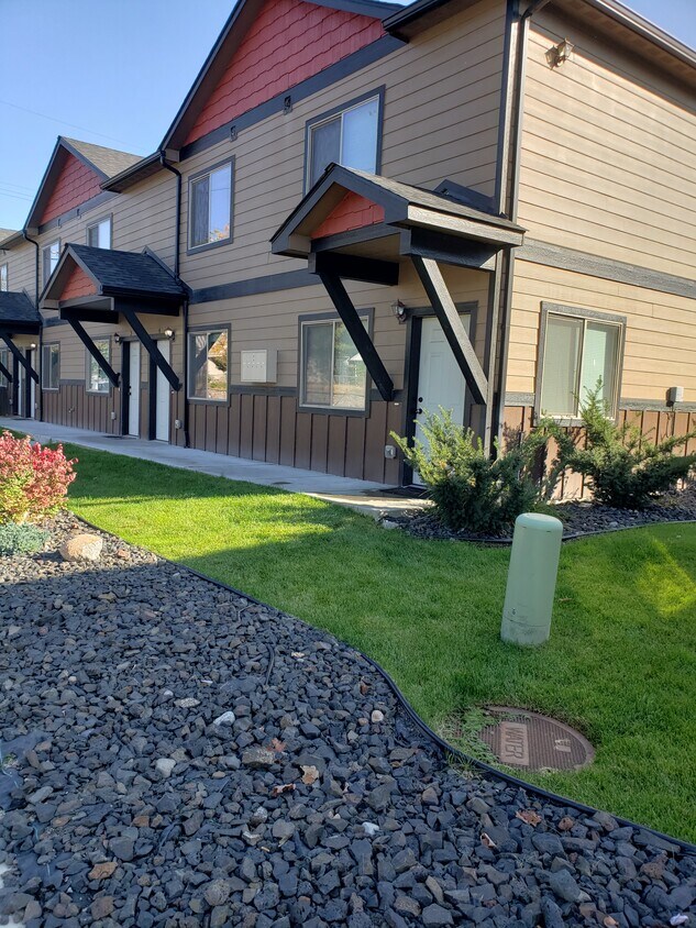 Foto principal - 869 W Alice Ave