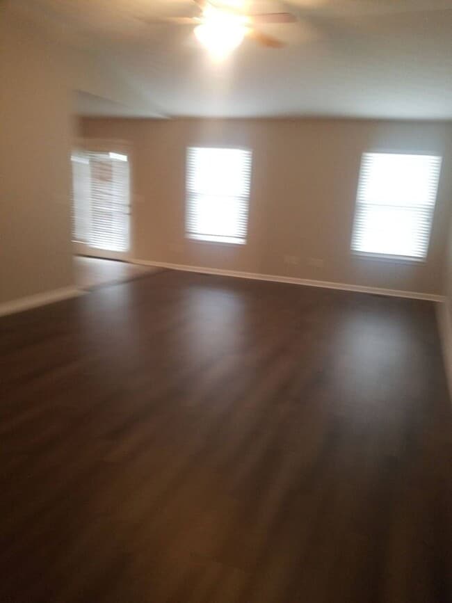 Building Photo - Brick Ranch W/Walk-Out Basement (Unfinished)