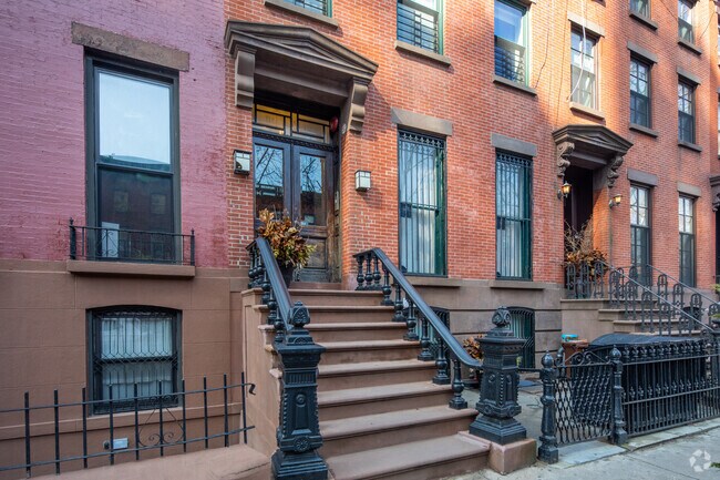 Entrance - 122 Fort Greene Pl