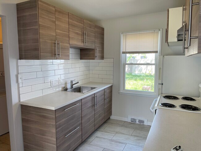 Foto del edificio - 10730 Troy St