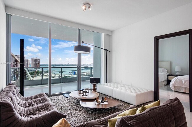 Building Photo - 900 Biscayne Blvd