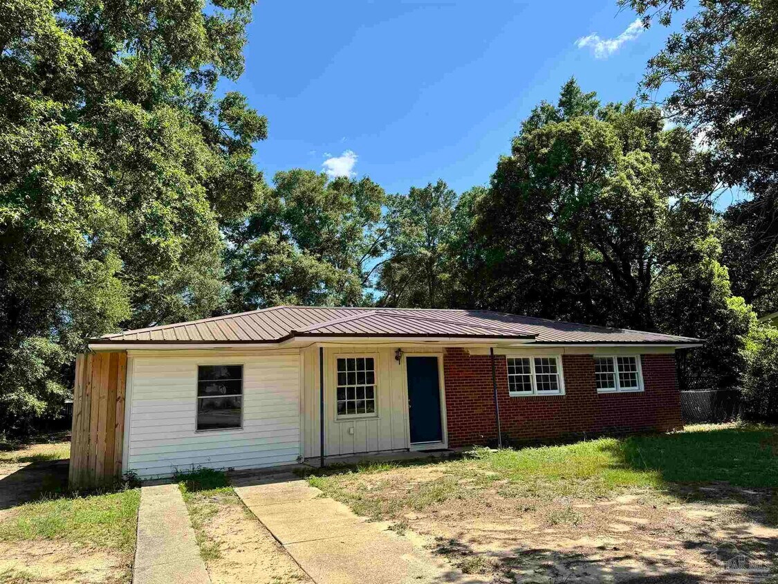 Primary Photo - 6431 Magnolia St