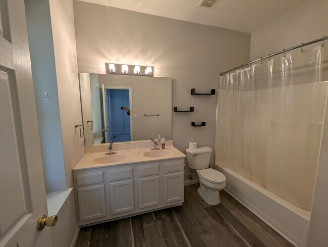 Foto del edificio - Sunshine on Shaw!