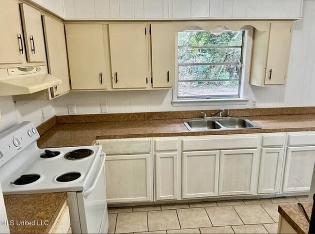 Building Photo - Gulfport 3 Bedroom