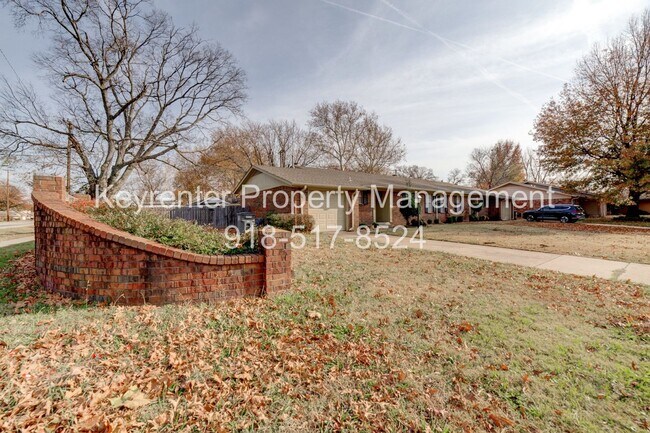 Foto del edificio - Beautiful 2bed/2bath Duplex!!
